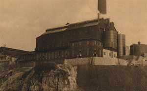 四阪島のペテルゼン式硫酸工場