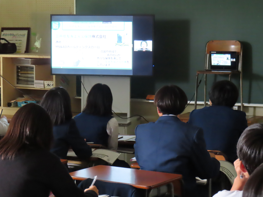 西東京市立明保中学校での教育プログラムの様子